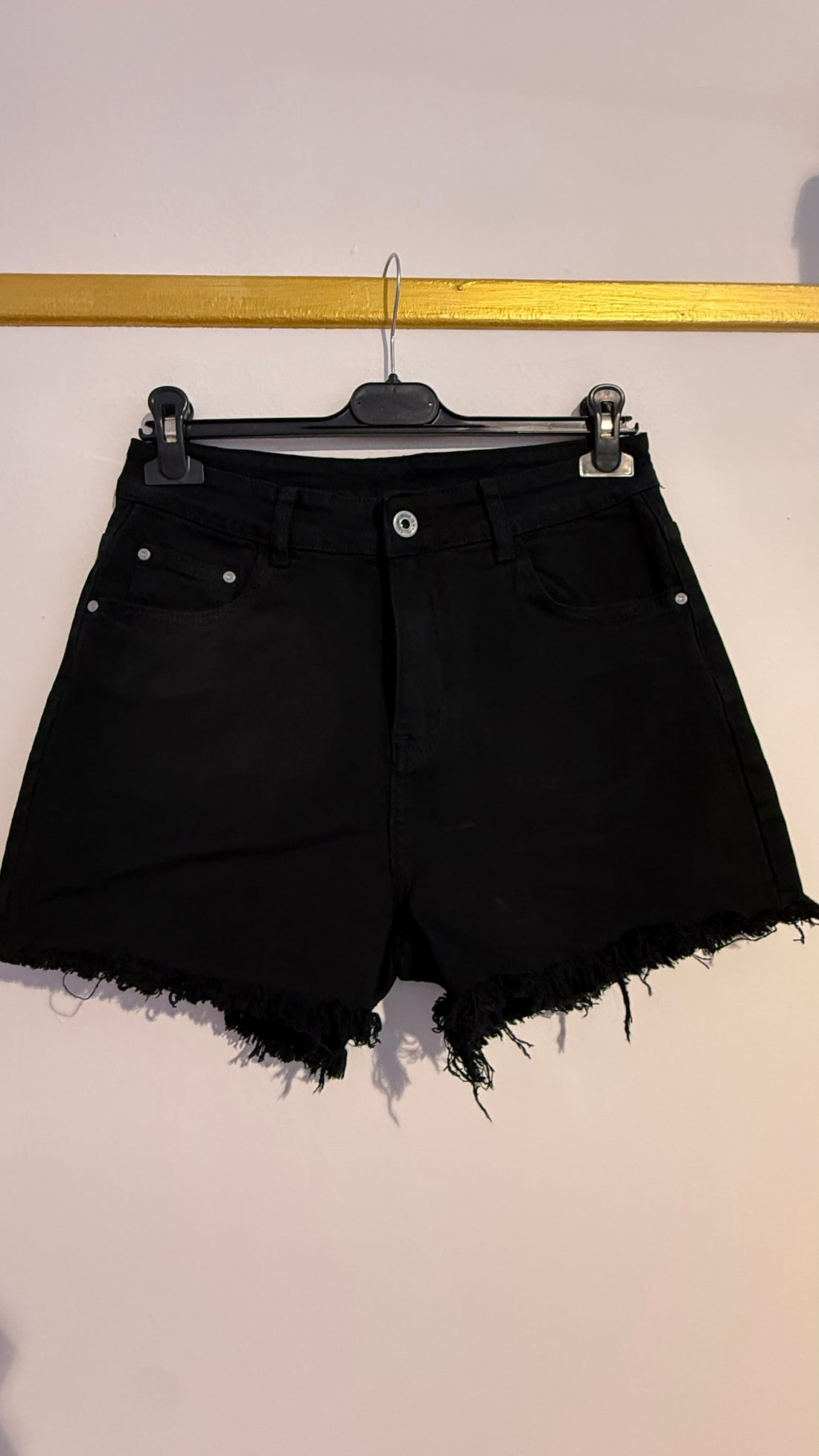 Bermuda Black